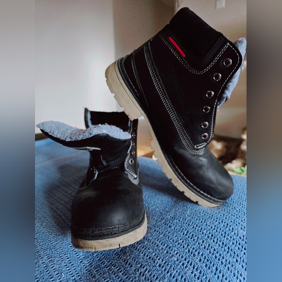 Outdoor Black Men's Boots - Picture 2 of 4